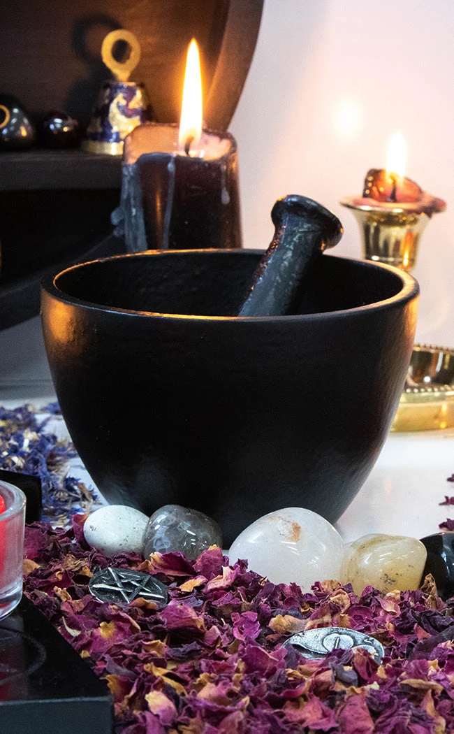 TB Witchcraft Black Cast Iron Mortar & Pestle 3 TB Witchcraft Black Cast Iron Mortar & Pestle