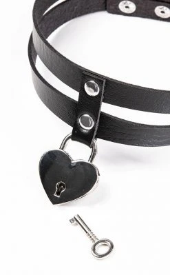 Cold Black Heart Captivated Lock Choker Accessories