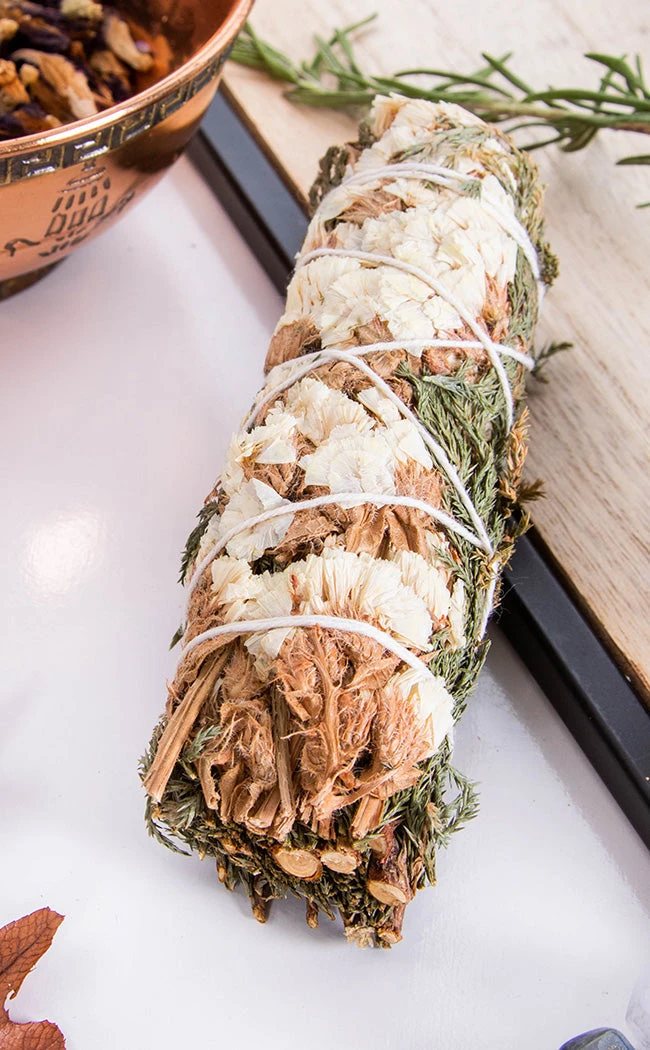 Incense Cedar & White Sinuata Smoke Cleansing Stick | 10cm Witchcraft 4 Incense Cedar & White Sinuata Smoke Cleansing Stick | 10cm Witchcraft