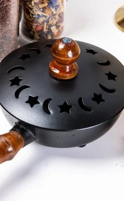 The Haunted Mansion Ceremonial Smoking Pan | Black