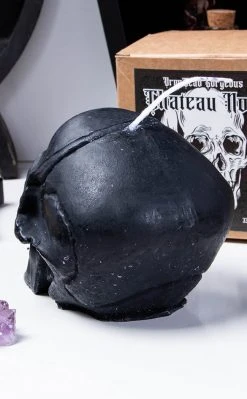 Drop Dead Gorgeous Home & Gifts Chateau Noir Skull Candle
