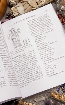 Occult Books Encyclopedia Of Wicca & Witchcraft