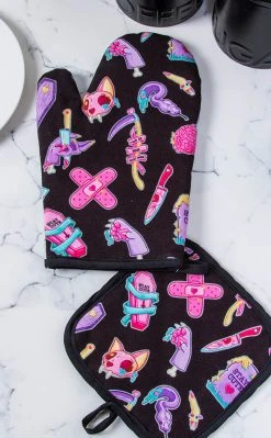 Drop Dead Gorgeous Kawaii Or Die Oven Mitt Set