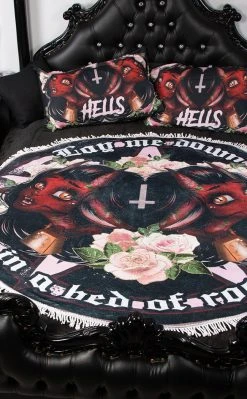 Rose Demon Lay Me Down Round Blanket