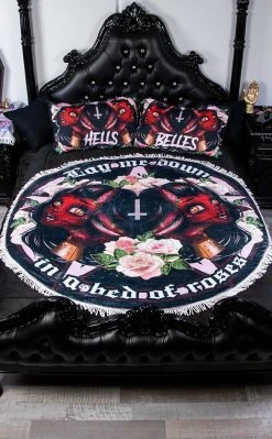 Rose Demon Lay Me Down Round Blanket