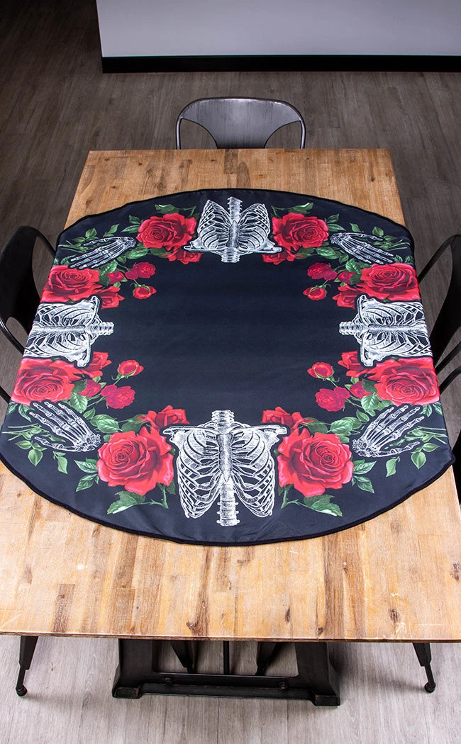 The Haunted Mansion Love You To Pieces Round Tablecloth 5 The Haunted Mansion Love You To Pieces Round Tablecloth