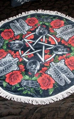 The Haunted Mansion Love You To Pieces Throw Blanket Home & Gifts