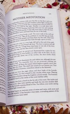 Occult Books Witchcraft Maiden, Mother, Crone