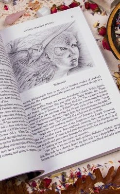 Occult Books Witchcraft Maiden, Mother, Crone