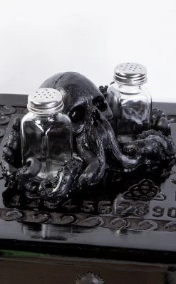 Sarah Mudle Home & Gifts Octoskull Holder | Black