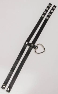 Cold Black Heart Seduction Heart Ring Choker