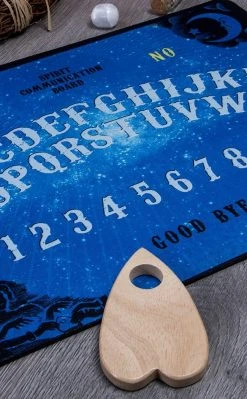 Occult Books Witchcraft Spirit Communication / Ouija Board