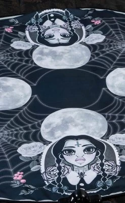 Rose Demon Wednesday Tablecloth | Round