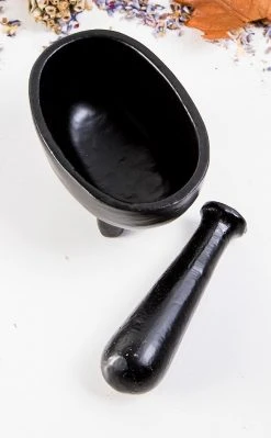 TB Wrought Iron Mortar And Pestle