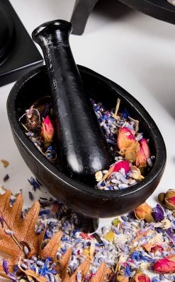 TB Wrought Iron Mortar And Pestle